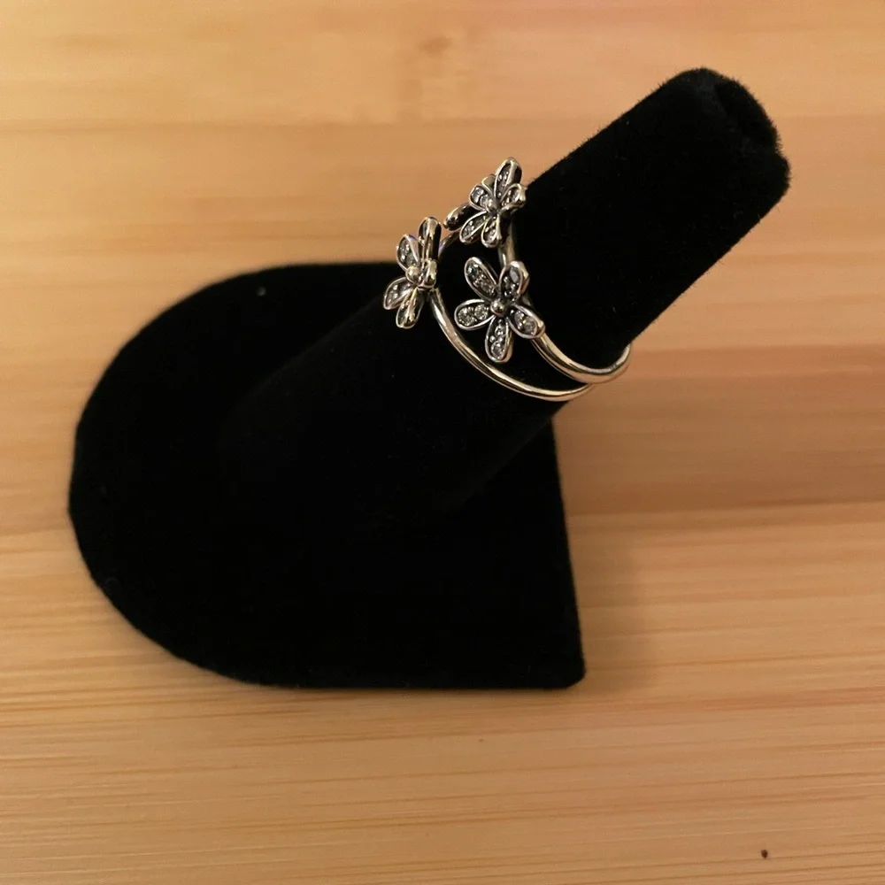 Pandora Dazzling Daises/Daisy Ring, size 6 - Picture 3 of 8